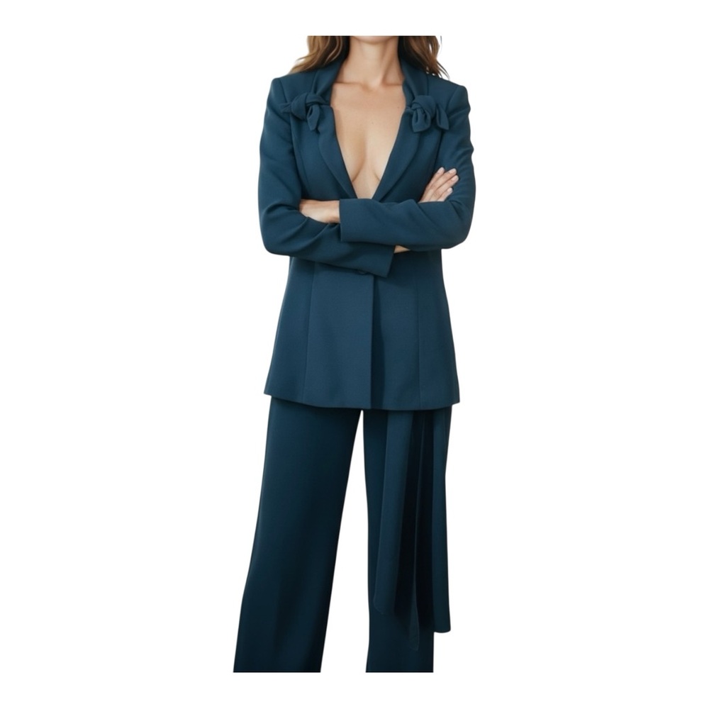 Giorgio Armani Elegant black silk pant suit with scarf accent sz 6 IT 40